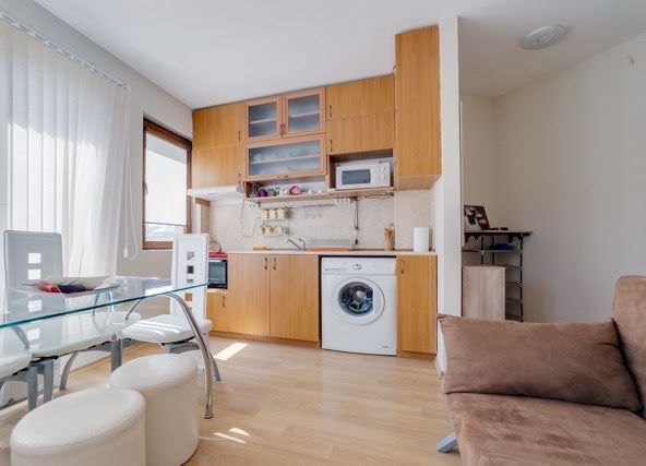 Дава се под наем Двустаен апартамент в Варна, Окръжна болница - 50 кв.м за 400 € - Снимка #1