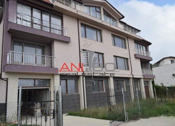 Къща в Варна, м-т Акчелар - 540 кв.м за 580 €/кв.м - Снимка #1