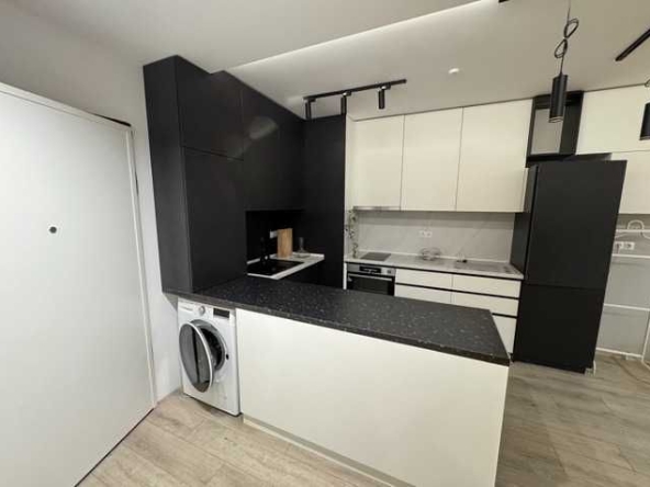 Дава се под наем Двустаен апартамент в София, Слатина - 75 кв.м за 280 € - Снимка #1