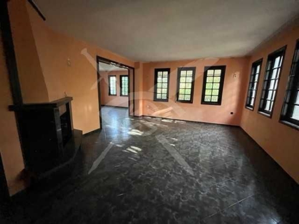 Промишлена сграда в Пловдив, Прослав - 2409 кв.м за 311 €/кв.м - Снимка #1