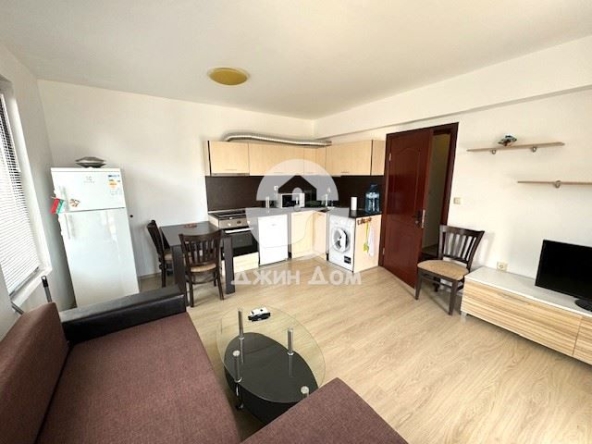 Двустаен апартамент в к.к. Слънчев бряг - 67 кв.м за 1150 €/кв.м - Снимка #1