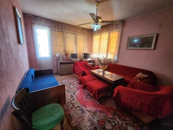 Четиристаен апартамент в Търговище, Център - 120 кв.м за 723 €/кв.м - Снимка #1