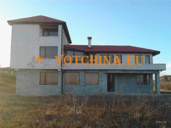 Къща в с. Топола, Област Добрич - 300 кв.м за 357 €/кв.м - Снимка #1