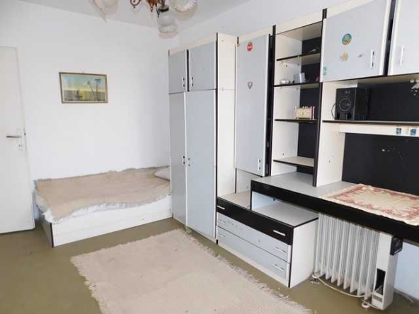 Тристаен апартамент в Търговище, Център - 95 кв.м за 940 €/кв.м - Снимка #1