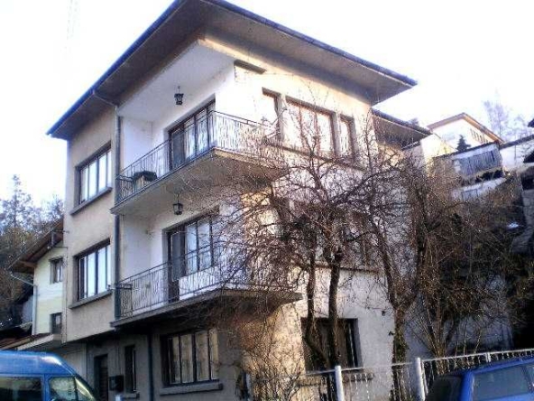 Къща в Тетевен - 172 кв.м за 382 €/кв.м - Снимка #1