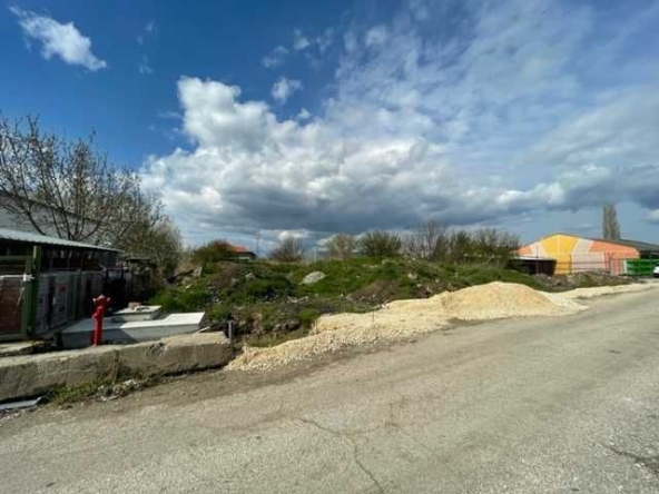 Парцел в Силистра, Римска гробница - 1938 кв.м за 26 €/кв.м - Снимка #1