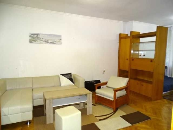 Дава се под наем Тристаен апартамент в София, Център - 90 кв.м за 509.49 € - Снимка #1