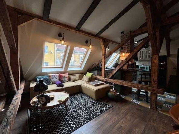 Дава се под наем Тристаен апартамент в София, Разсадника - 92 кв.м за 300 € - Снимка #1