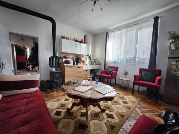 Етаж от къща в Търговище, Център - 94 кв.м за 1411 €/кв.м - Снимка #1