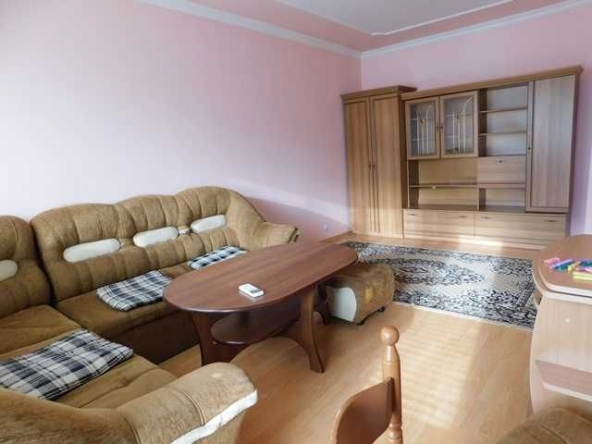 Двустаен апартамент в Търговище, Център - 65 кв.м за 1177 €/кв.м - Снимка #1