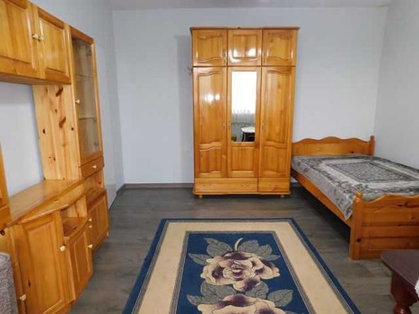 Дава се под наем Едностаен апартамент в Търговище, Център - 42 кв.м за 204 € - Снимка #1