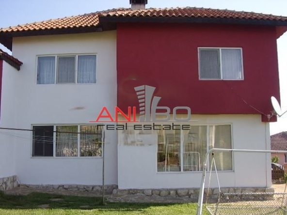 Къща в с. Близнаци, Област Варна - 495 кв.м за 627 €/кв.м - Снимка #1