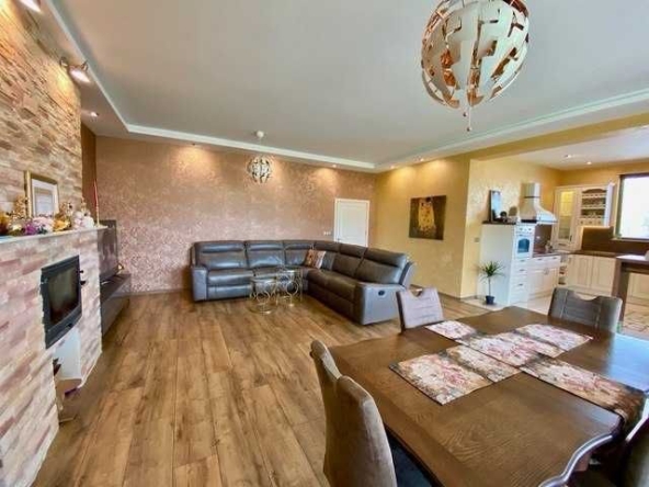 Къща в София, Борово - 190 кв.м за 1569 €/кв.м - Снимка #1