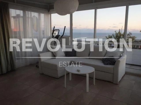 Дава се под наем Тристаен апартамент в Варна, Бриз - 150 кв.м за 800 € - Снимка #1