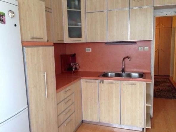 Дава се под наем Тристаен апартамент в София, Център - 90 кв.м за 675 € - Снимка #1