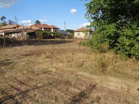 Парцел в Търговище, Център - 1320 кв.м за 25 €/кв.м - Снимка #1