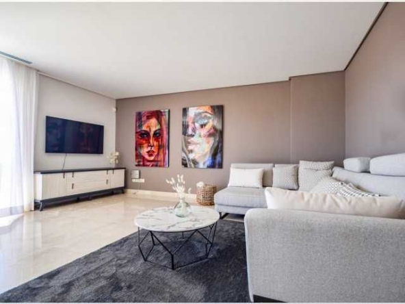 Дава се под наем Двустаен апартамент в София, Център - 65 кв.м за 459 € - Снимка #1