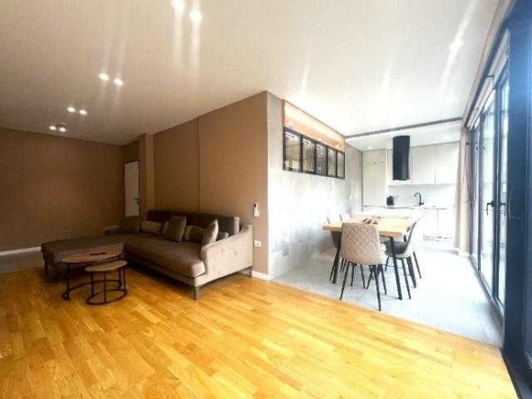 Дава се под наем Двустаен апартамент в София, Център - 65 кв.м за 612 € - Снимка #1