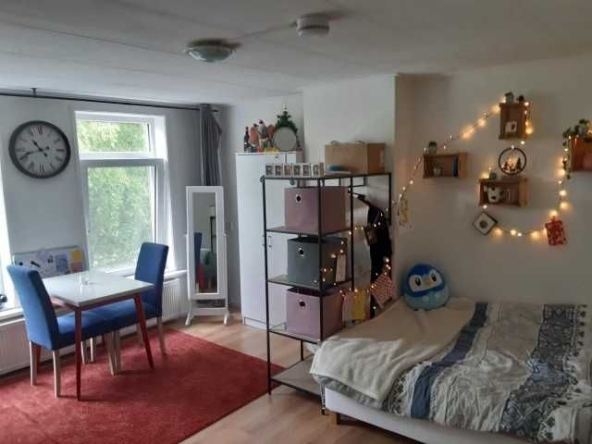 Дава се под наем Едностаен апартамент в София, Център - 50 кв.м за 331.5 € - Снимка #1