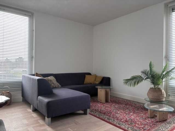 Дава се под наем Тристаен апартамент в София, Център - 90 кв.м за 561 € - Снимка #1