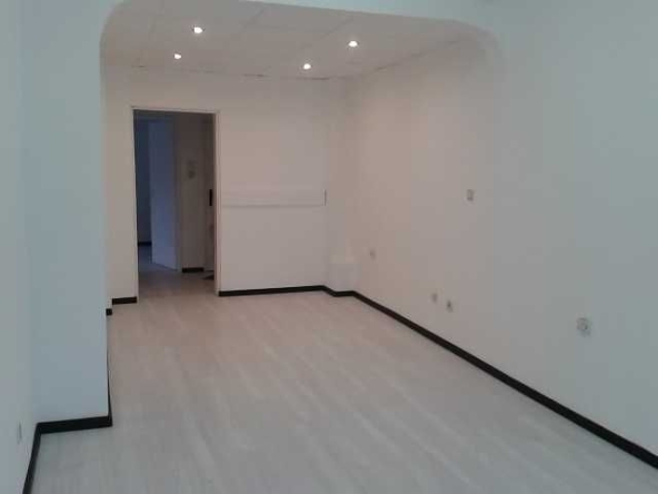 Дава се под наем Магазин в София, Зона Б-5 - 55 кв.м за 510 € - Снимка #1