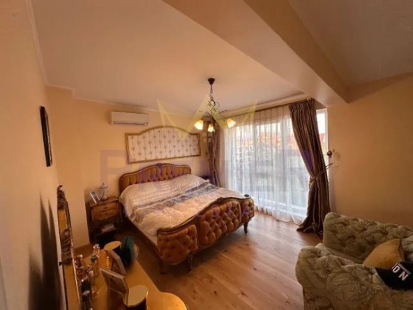 Тристаен апартамент в к.к. Слънчев бряг - 210 кв.м за 1667 €/кв.м - Снимка #1