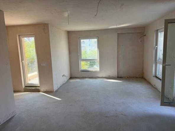 Мезонет в Бургас, Братя Миладинови - 163 кв.м за 2025 €/кв.м - Снимка #1