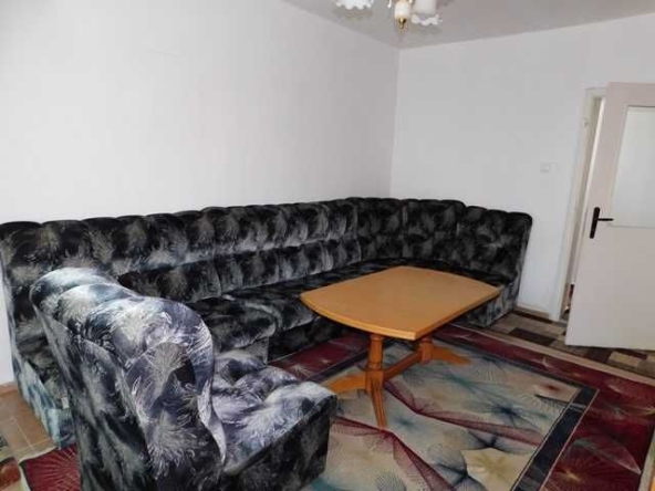 Дава се под наем Двустаен апартамент в Търговище, Център - 68 кв.м за 178.5 € - Снимка #1