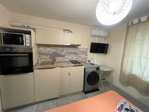 Дава се под наем Едностаен апартамент в Варна, Общината - 30 кв.м за 382.5 € - Снимка #1