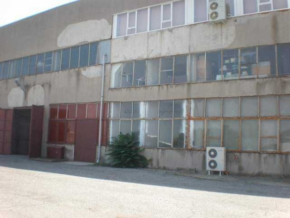 Дава се под наем Промишлена сграда в Стара Загора, Индустриална зона - изток - 500 кв.м за 1200 € - Снимка #1