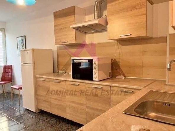 Дава се под наем Тристаен апартамент в Варна, Червен площад - 75 кв.м за 448.8 € - Снимка #1