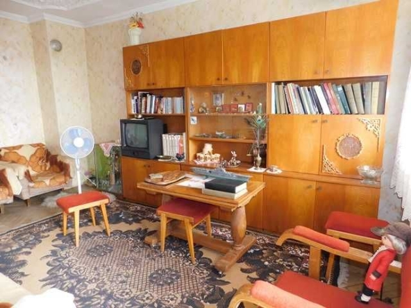 Тристаен апартамент в Търговище, Център - 68 кв.м за 938 €/кв.м - Снимка #1
