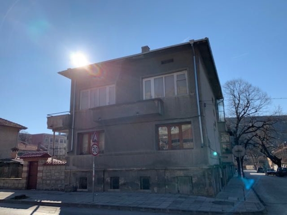 Етаж от къща в Варна, Базар Левски - 230 кв.м за 167 €/кв.м - Снимка #1