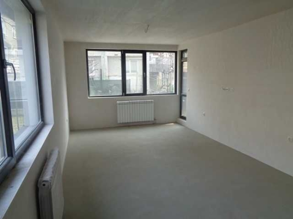 Двустаен апартамент в Търговище, Център - 70 кв.м за 1203 €/кв.м - Снимка #1