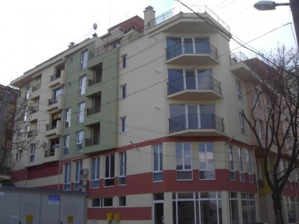 Гараж / Паркомясто в Шумен, Център - 16 кв.м за 447 €/кв.м - Снимка #1