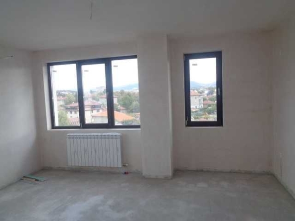 Тристаен апартамент в Търговище, Център - 110 кв.м за 1043 €/кв.м - Снимка #1