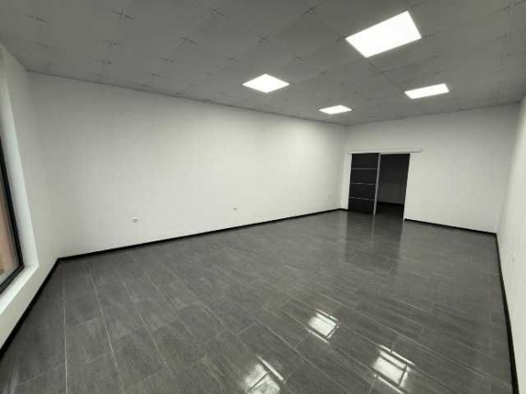 Магазин в Търговище, Център - 57 кв.м за 868 €/кв.м - Снимка #1