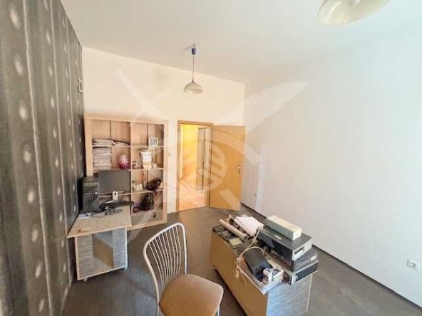 Тристаен апартамент в Бургас, Възраждане - 104 кв.м за 711 €/кв.м - Снимка #1