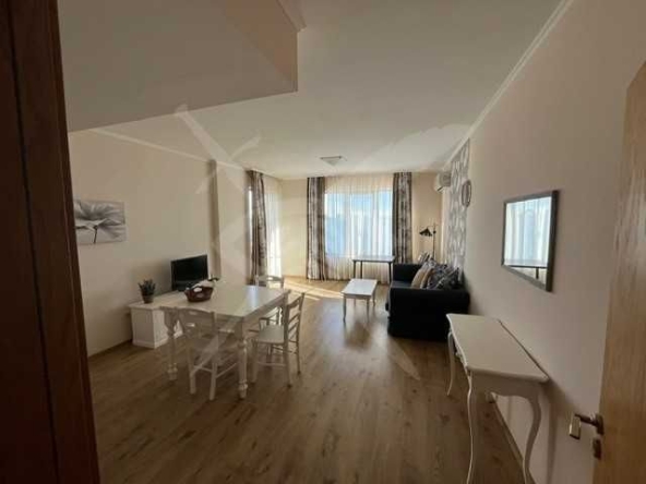 Тристаен апартамент в Поморие - 123 кв.м за 772 €/кв.м - Снимка #1