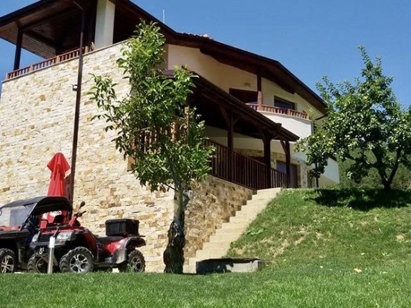 Къща в с. Градево, Област Благоевград - 350 кв.м за 285 €/кв.м - Снимка #1