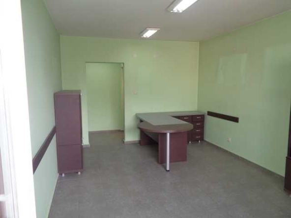 Дава се под наем Офис в Търговище, Център - 30 кв.м за 229.5 € - Снимка #1