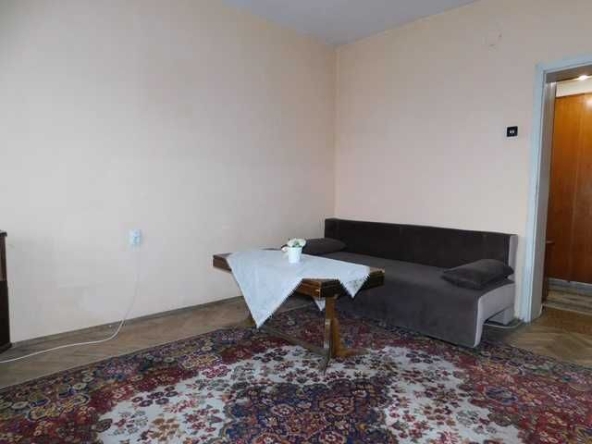 Двустаен апартамент в Търговище, Център - 65 кв.м за 683 €/кв.м - Снимка #1