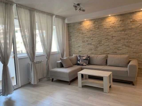 Дава се под наем Тристаен апартамент в София, Лагера - 86 кв.м за 747.66 € - Снимка #1