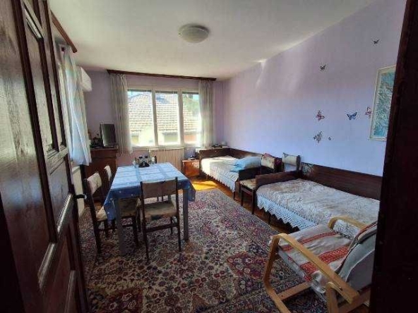 Тристаен апартамент в Търговище, Център - 85 кв.м за 642 €/кв.м - Снимка #1
