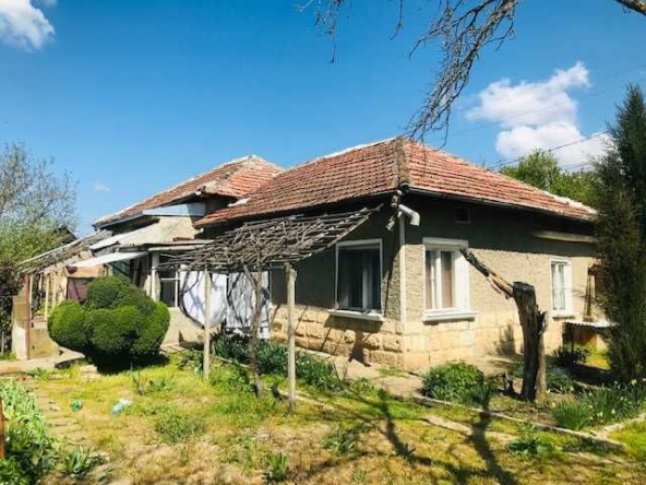 Къща в Русе, Алеи Възраждане - 118 кв.м за 338 €/кв.м - Снимка #1