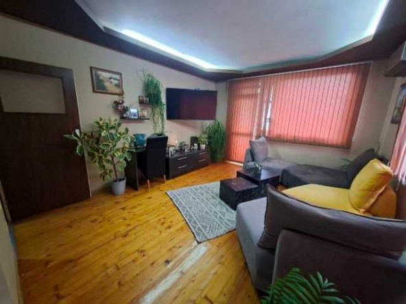 Четиристаен апартамент в Търговище, Център - 113 кв.м за 948 €/кв.м - Снимка #1