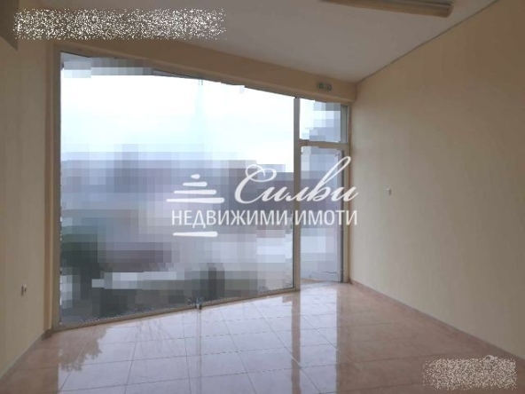 Дава се под наем Магазин в Шумен, Пазара - 30 кв.м за 280.5 € - Снимка #1