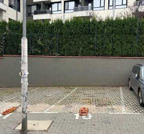 Дава се под наем Гараж / Паркомясто в София, Витоша - 12 кв.м за 100 € - Снимка #1