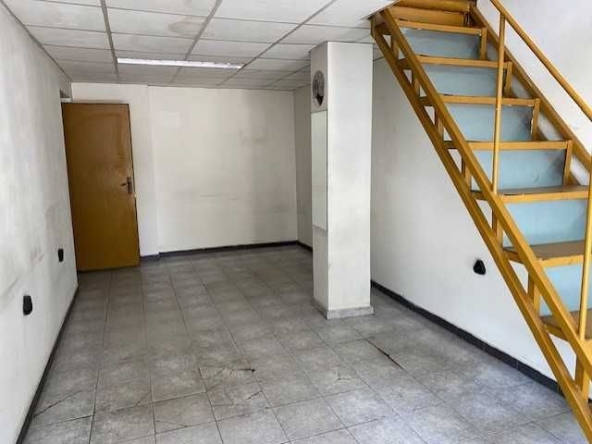 Дава се под наем Магазин в София, Зона Б-5-3 - 74 кв.м за 600 € - Снимка #1