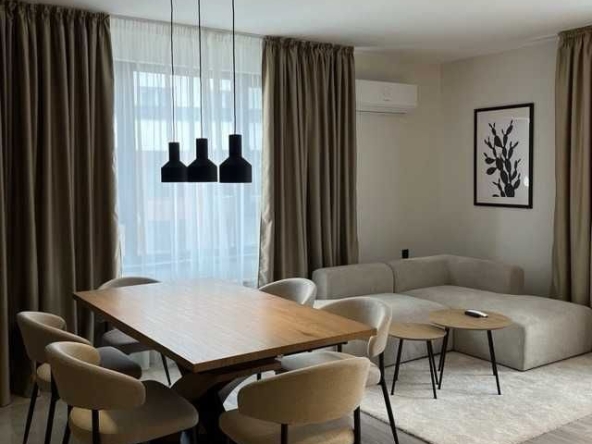 Дава се под наем Тристаен апартамент в София, Център - 120 кв.м за 1400 € - Снимка #1